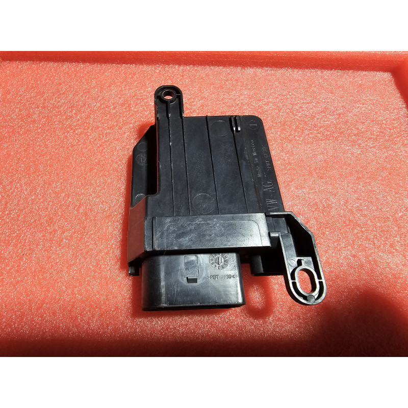 4M0959339B Volkswagen Passat Airbag Seat Control Module 2016-2021