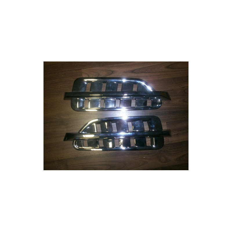 15860254 Cadillac Escalade Chrome Fender Vent Inserts 2007-2014