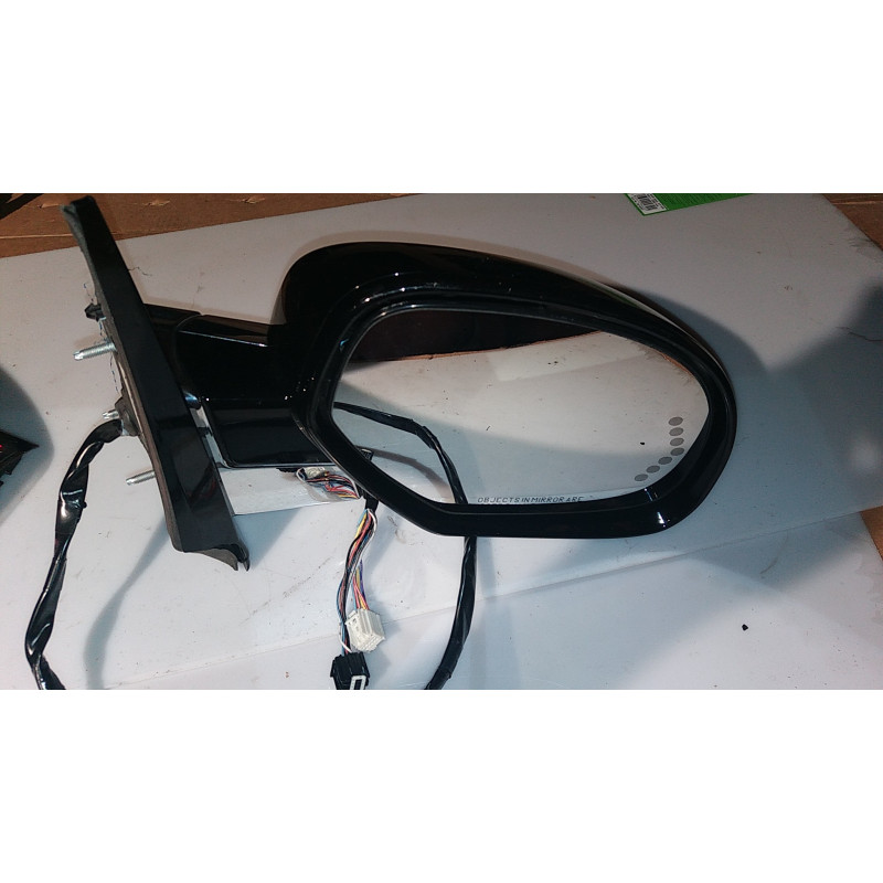 20756897 Cadillac Escalade Right Turn Power Fold Chrome Mirror 2007-2014