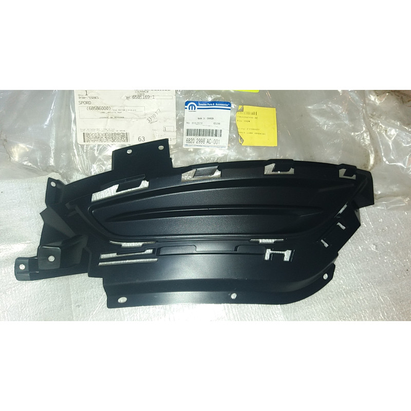 68202998AC Chrysler 200 Right Fog Lamp Bezel Cover 2015-2017