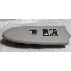 25866981 Chevrolet TrailBlazer Right Front Window Control Switch 2006-2009