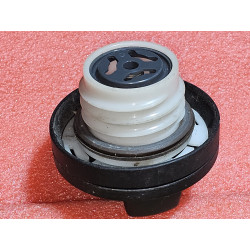 31392044 Volvo S80 Locking Fuel Filler Cap 1999-2009