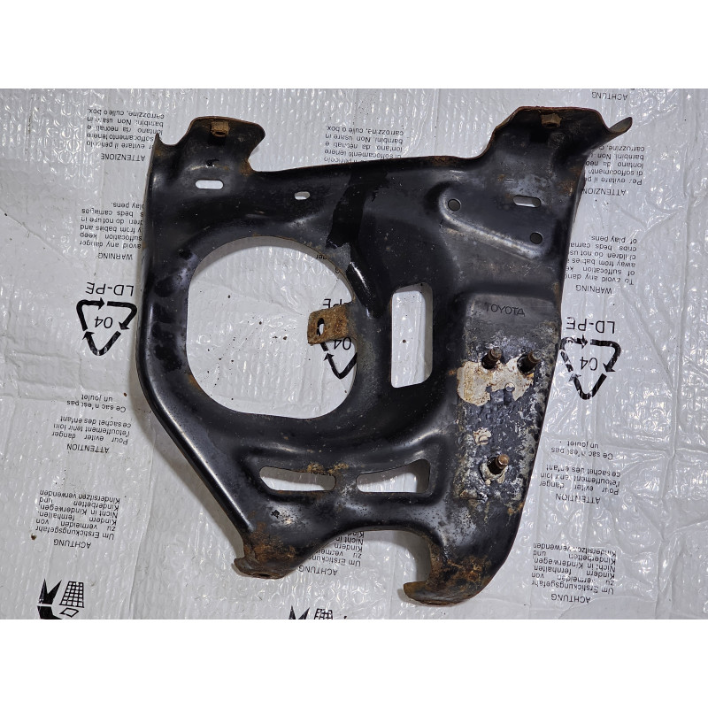 52141-0C040 Toyota Right Front Bumper Reinforcement Arm Bracket Mount