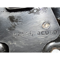 52506-0C050 Toyota Tundra Front Center Upper Retainer Bracket Panel