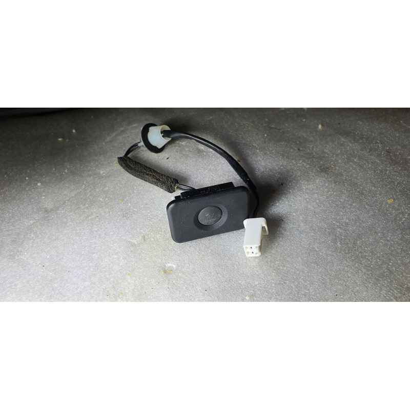 GS2A676S0 Mazda CX-9 Tailgate Liftgate Trunk External Handle Switch Button