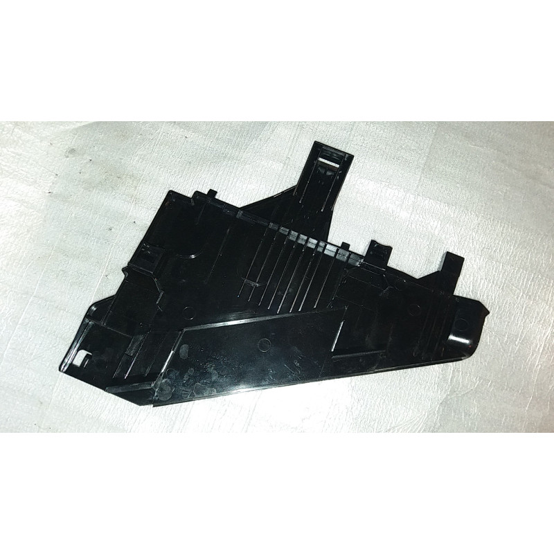 6H52-13D084-B Land Rover Freelander 2 Left Headlight Bracket Panel
