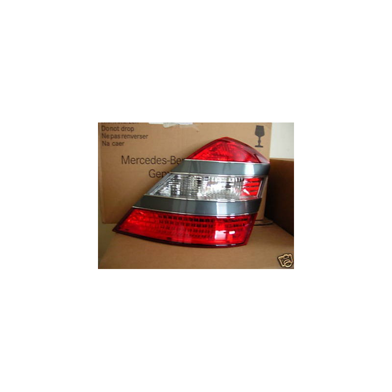 2218200464 Mercedes-Benz S-Class Right Tail Lamp 2006-2010