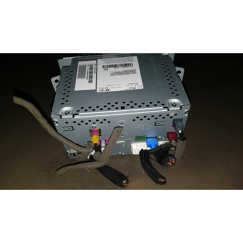 96560-F2111UAT Hyundai Elantra GPS Navigation Unit HD Radio 2016-2017