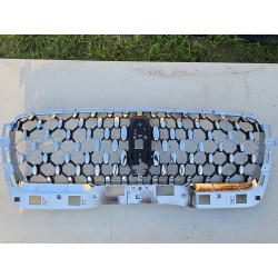 LC5B-8200-EBW Lincoln Aviator Chrome Grille Black Label 2020-2024