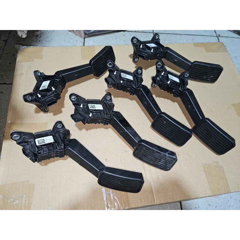 17800-TLA-A04 Honda CR-V Gas Accelerator Pedal 2019-2026 17800-TLA-A040-M4