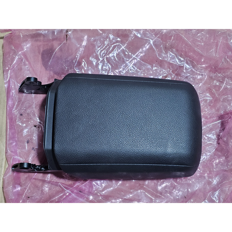 95B8642081D0 Porsche Macan Console Armrest 2019-2024 95B864208