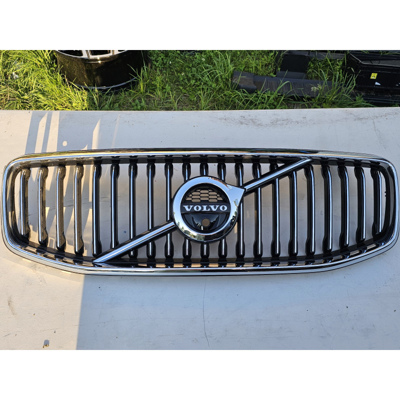 31425535 Volvo XC60 Chrome Grille 2018-2024 32368147
