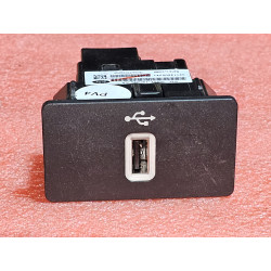 GA1T-14F014-AA Lincoln MKX Center Console Aux Charger USB Port 2016-2019