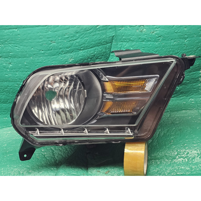 AR33-13005-A Ford Mustang Right Black Headlight 2010-2012