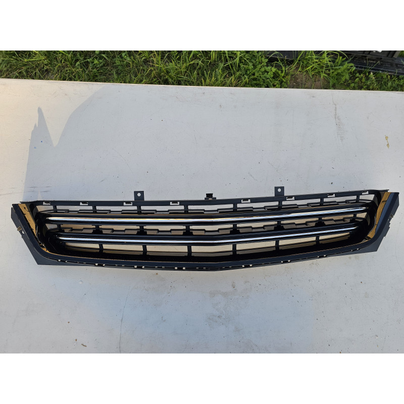 22798097 Chevrolet Impala Chrome Lower Center Grille 2014-2020 23455348