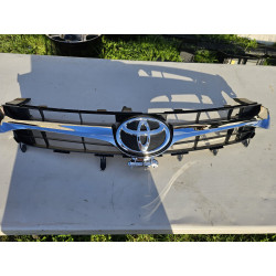 53114-06061 Toyota Camry Chrome Grille 2015-2017 75310-06010
