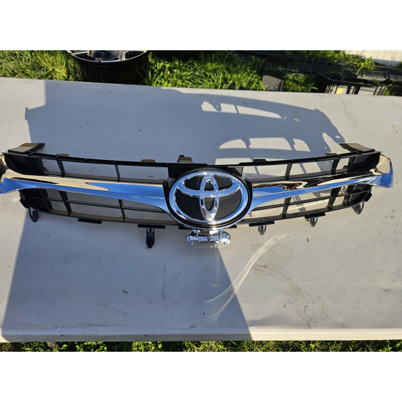 53114-06061 Toyota Camry Chrome Grille 2015-2017 75310-06010