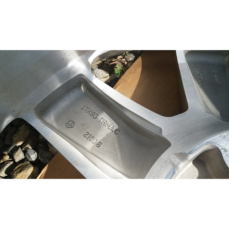 1TK93TRMAC Jeep Wrangler Chrome Wheels (Set of 4) 2014-2017 1TK93TRMAB
