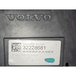 32228681 Volvo S90 Right Mid LED Headlight 2018-2020