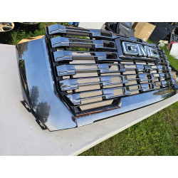 85131193 GMC Sierra 2500HD Chrome Camera Grille 2024-2025 85622814