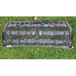 FL34-8200-BL Ford F-150 Lariat Chrome Grille 2015-2017