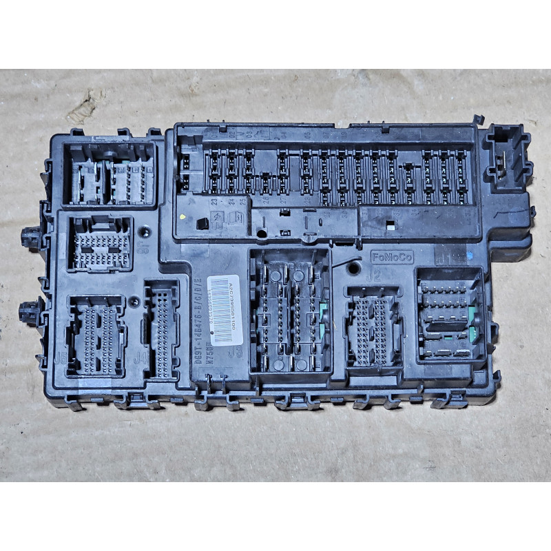 GJ7T-15604-AA Ford Body Fuse Relay Module GU5T-14C184-AAC