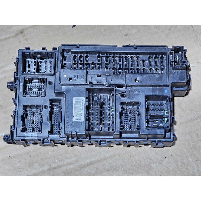 GJ7T-15604-AA Ford Body Fuse Relay Module GU5T-14C184-AAC