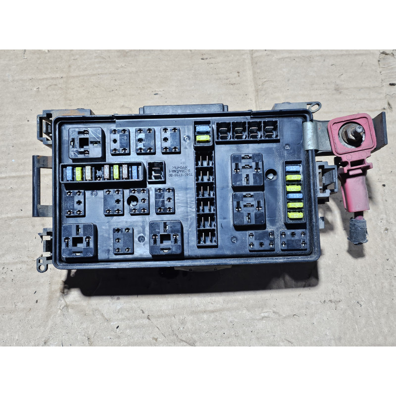 04692031AI Dodge Charger Fuse Relay Box 2008-2009