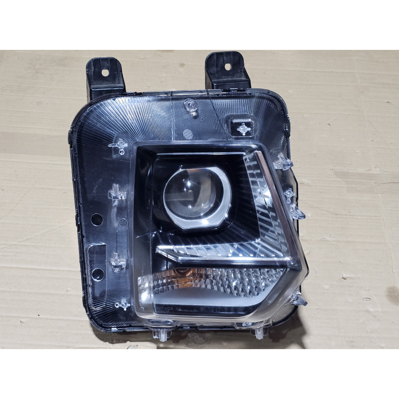 92102-K5000 Hyundai Santa Cruz Right Halogen Headlight 2022-2024