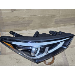 92102-4Z500 Hyundai Santa Fe Sport Right LED Halogen Headlight 2016-2018