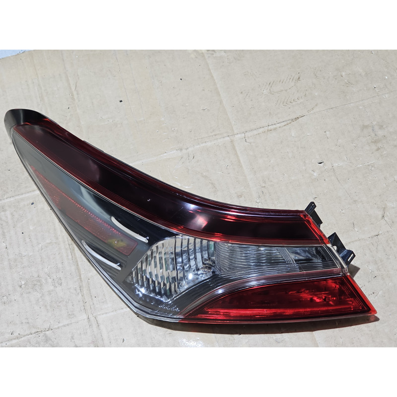 81560-06730 Toyota Camry Left LED Tail Lamp 2018-2020