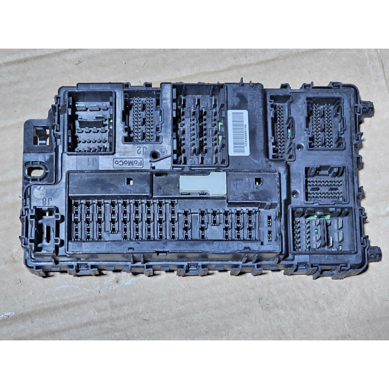EG9T-15604-AA Lincoln MKC Body Control Module Fuse Relay Box 2015