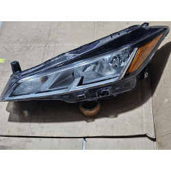 260605R00A Nissan Kicks Left Halogen Headlight 2021-2024