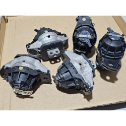 68375806AF Jeep Grand Cherokee Right Active Mount Bracket Insulator