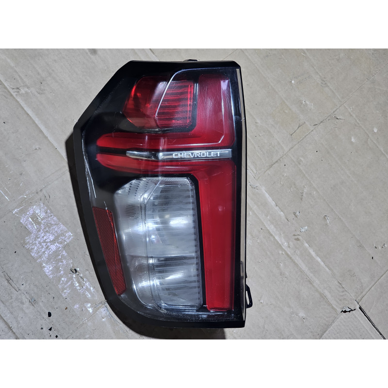 84849416 Chevrolet Tahoe Left LED Halogen Tail Lamp 2021-2023 85618751