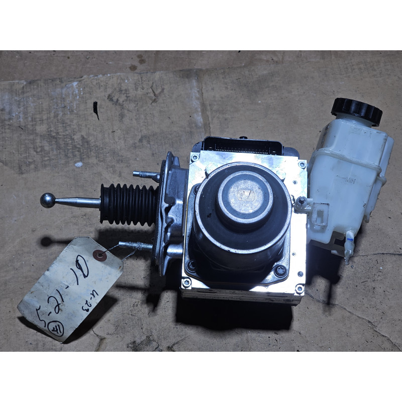 BMW 7 Series Brake Master Cylinder Booster ABS Pump 2023
