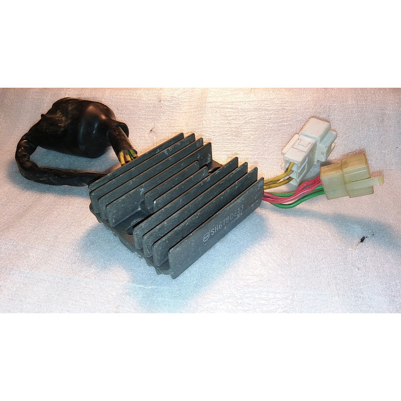 Honda CBR Voltage Regulator 2000-2001 | CBR600, CBR900, CBR929