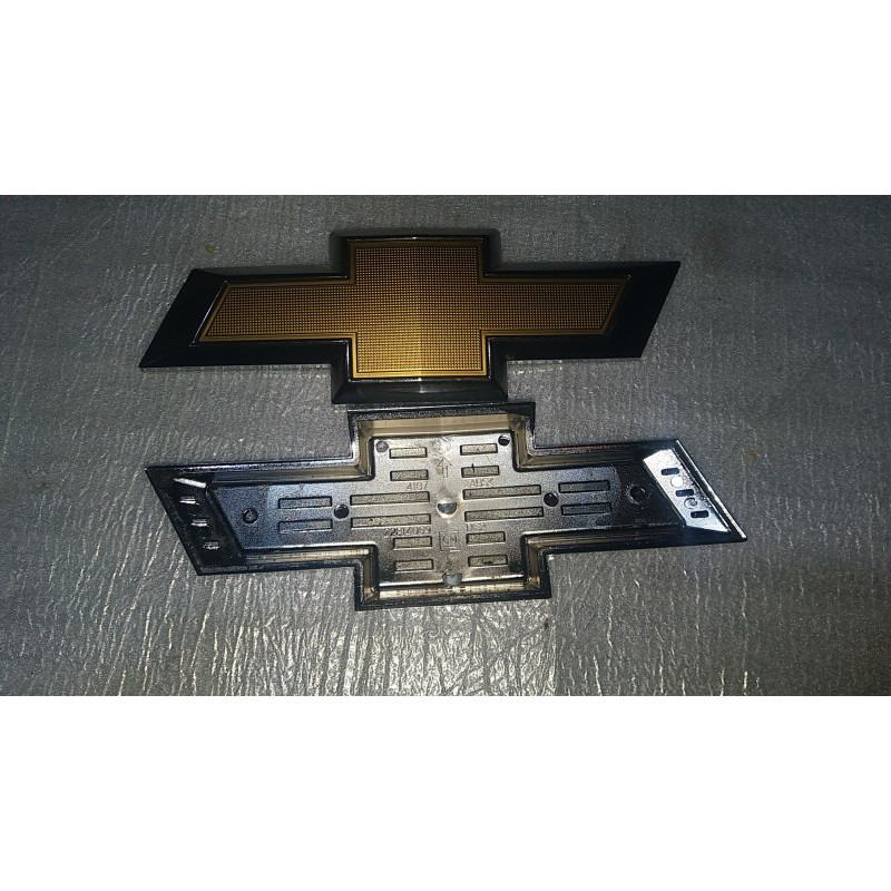 22814069 Chevrolet Tahoe Rear Tailgate Logo Emblem 2014-2018