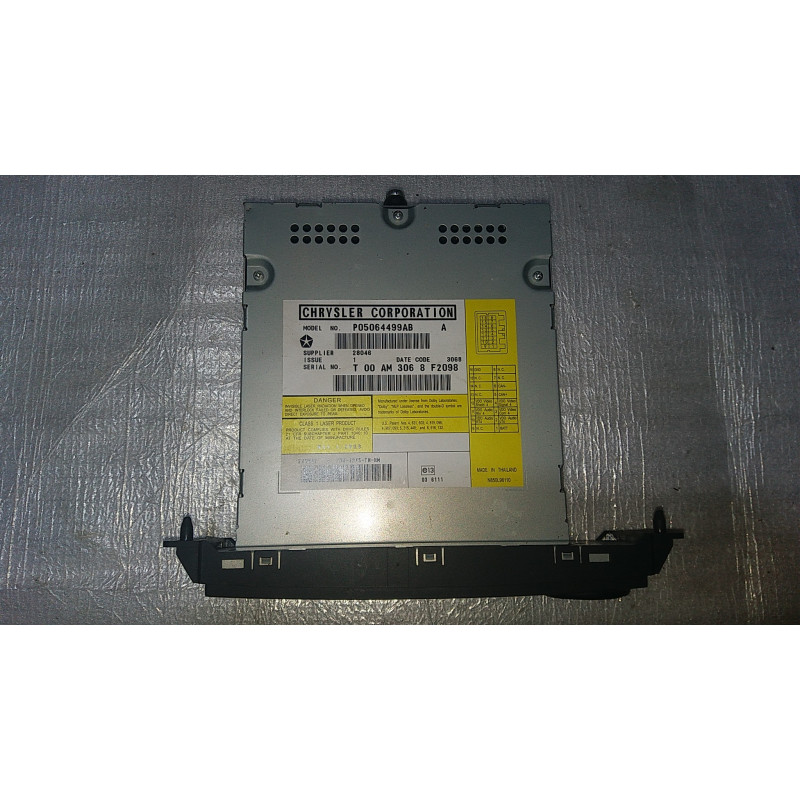 05064499AB Volkswagen Routan Radio DVD Player 2009-2014