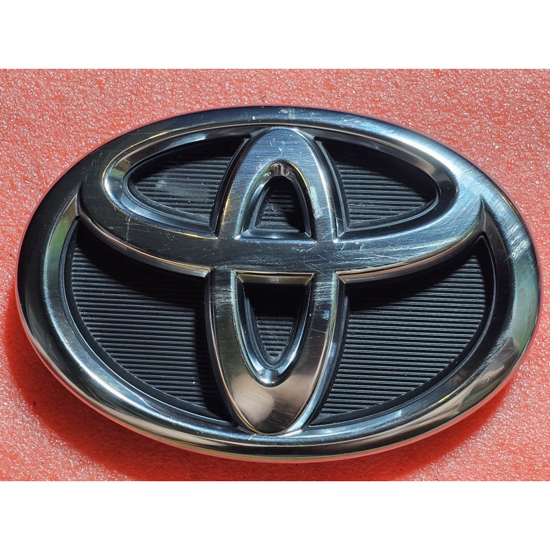 75310-0E010 Toyota Highlander Front Logo Emblem 2014-2016 75310-0E020