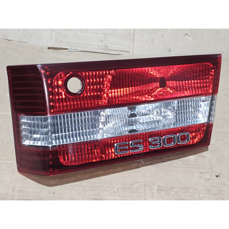 81670-33150 Lexus ES Right Inner Tail Lamp 2000-2001