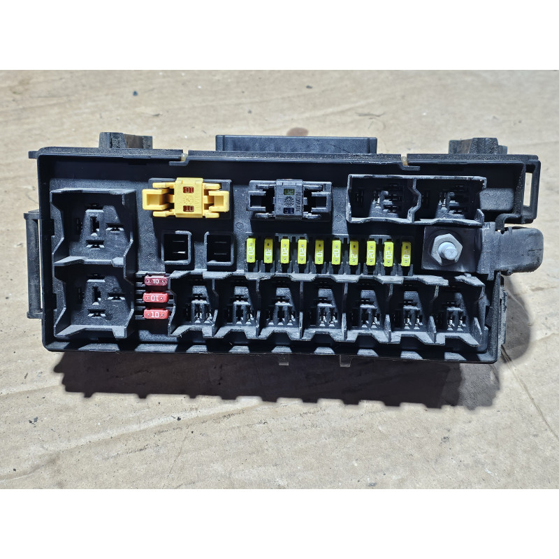 04839337AC Jeep Grand Cherokee Fuse Relay Box 2005