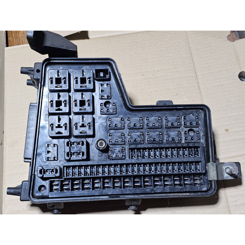 05026033AB Dodge Ram Fuse Relay Box 2002-2005 05026034AC