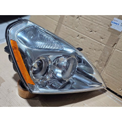 92102-4D080 Kia Sedona Right Halogen Headlight 2006-2014
