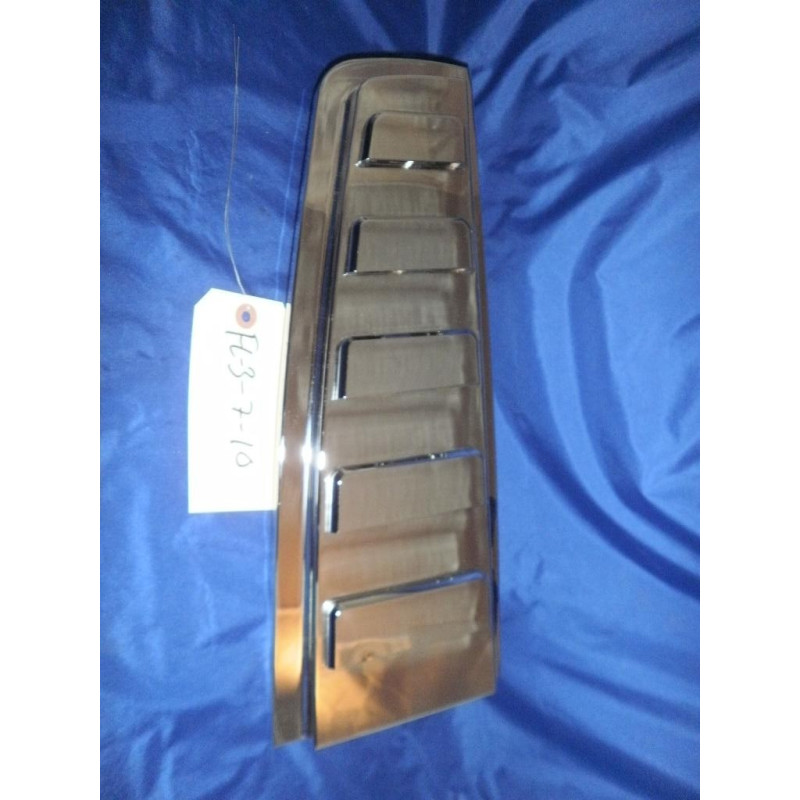 15206328 Hummer H2 Left Stainless Steel Tail Upper Louver Appliqué Panel