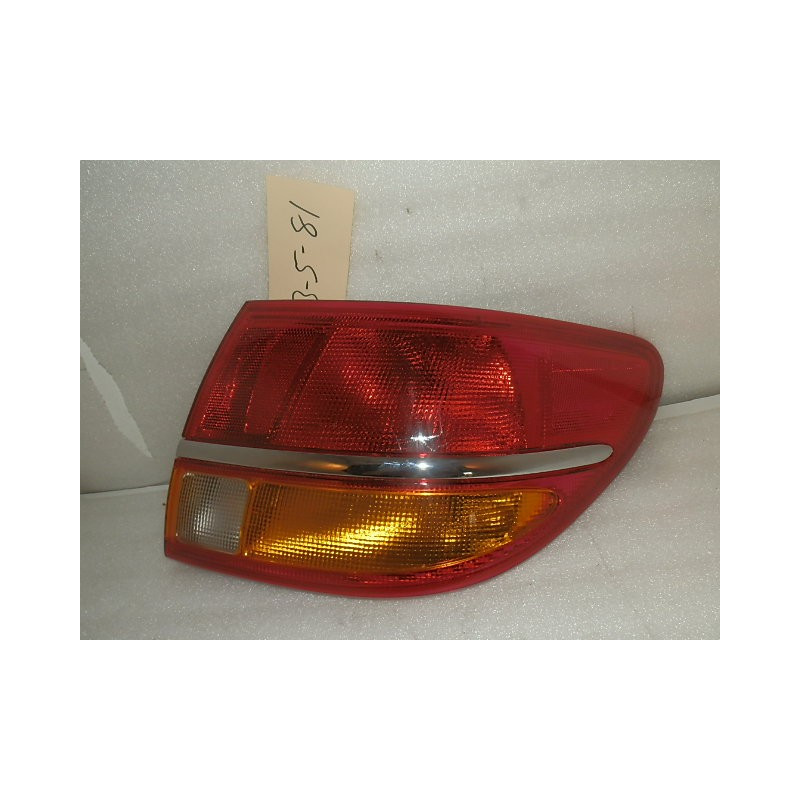 15870030 Saturn L Series Right Tail Lamp 2000-2002