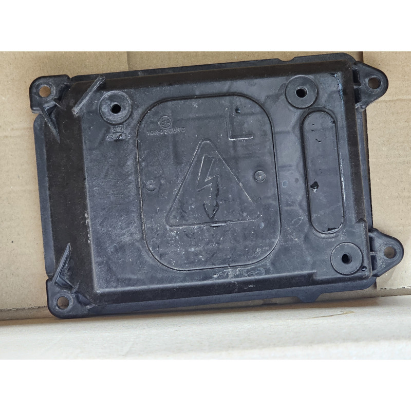 10R-020675 Toyota Prius Left Xenon Headlight Cap Cover 2004-2008