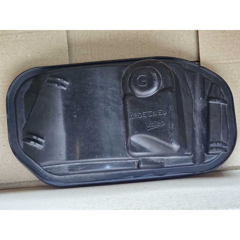 89075392 Volvo XC60 Left Headlight Cover Cap 2009-2013