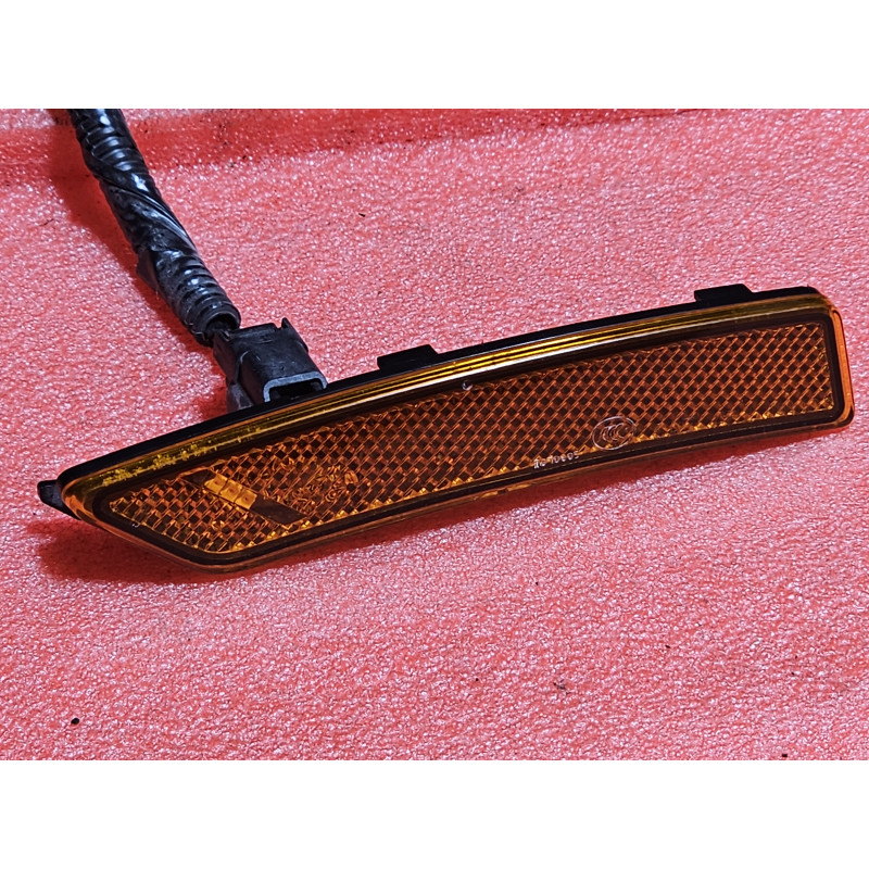 FJ7B-15A425-B Lincoln Corsair FRONT BUMPER LED MARKER LIGHT LAMP 2020-2025