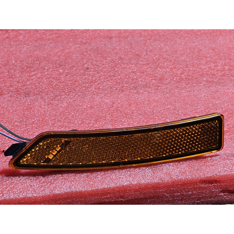 LC5B-15A424-A Lincoln Corsair FRONT BUMPER LED MARKER LIGHT LAMP 2020-2025